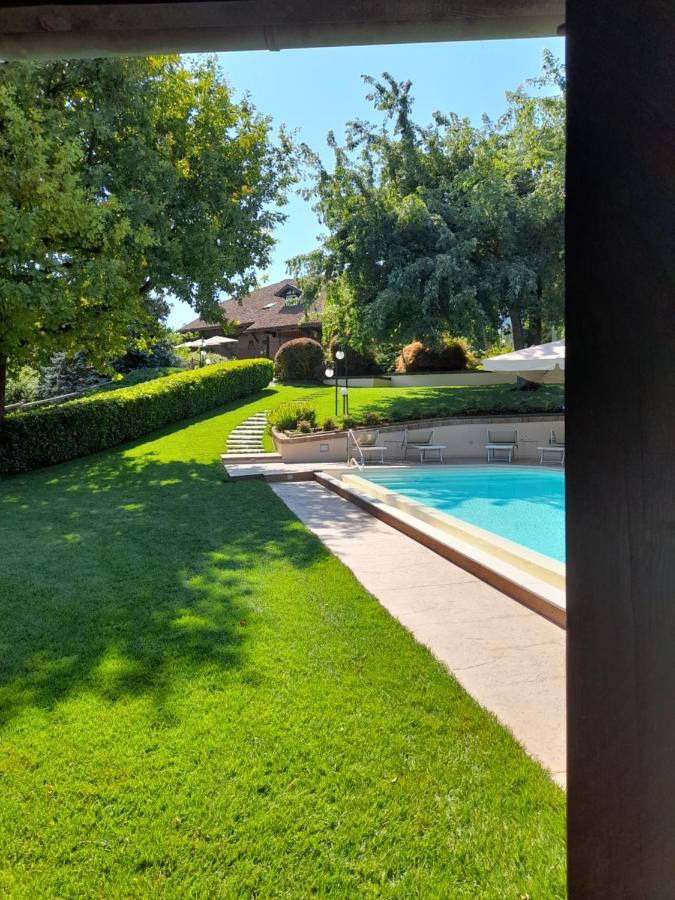 Tenuta Degli Angeli Rossi 아스티 외부 사진