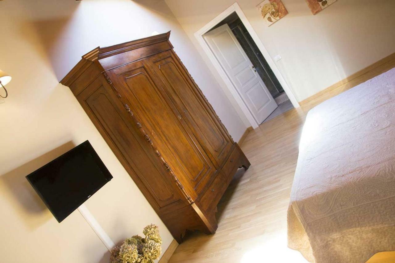 Tenuta Degli Angeli Rossi 아스티 외부 사진