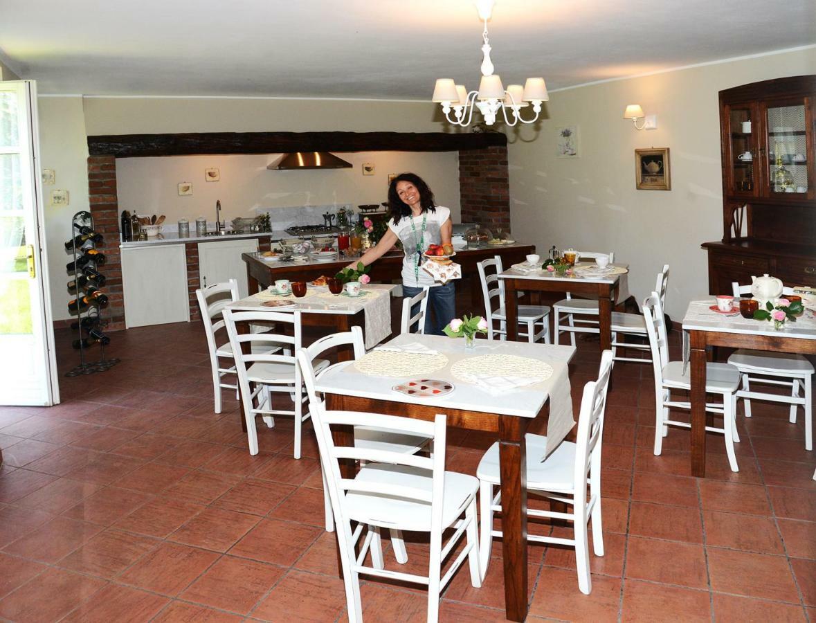 Tenuta Degli Angeli Rossi 아스티 외부 사진